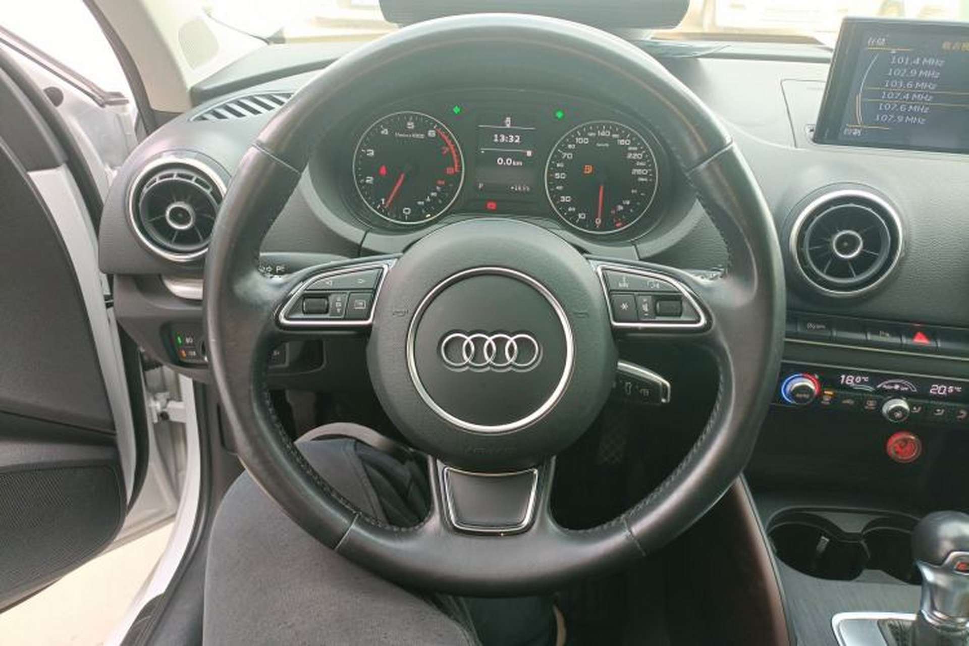 Used Audi A3 2014 Sportback 35 TFSI Automatic Comfort Model Steering Wheel