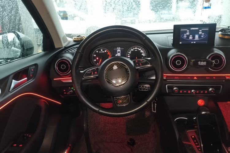 Used Audi A3 2014 Limousine 35 TFSI Automatic Comfort Model Steering Wheel