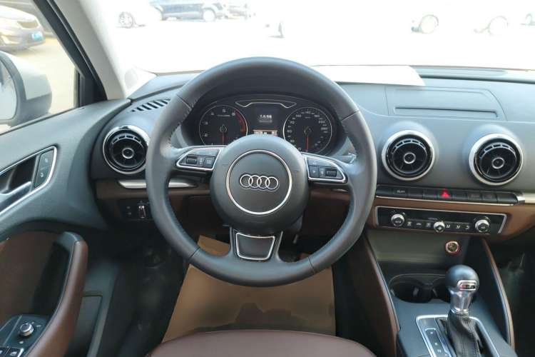 Used Audi A3 2014 Sportback 40 TFSI S line Comfort Model Steering Wheel