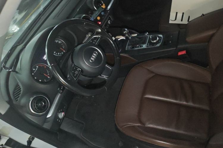 Used Audi A3 2014 Limousine 35 TFSI Automatic Comfort Model Steering Wheel