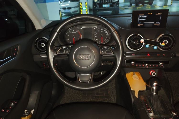 Used Audi A3 2014 Limousine 40 TFSI S line Comfort Model Steering Wheel