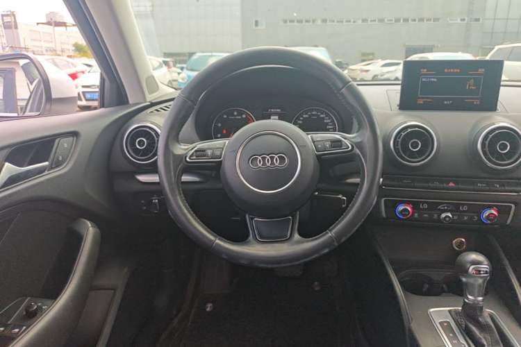 Used Audi A3 2014 Sportback 35 TFSI Automatic Comfort Model Steering Wheel