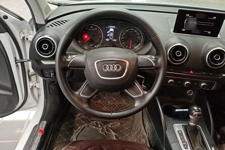 Used Audi A3 2014 Limousine 35 TFSI Automatic Advanced Model Steering Wheel