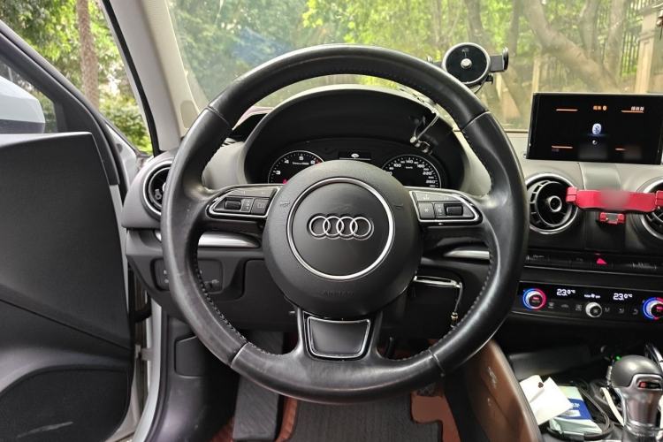 Used Audi A3 2014 Sportback 35 TFSI Automatic Comfort Model Steering Wheel