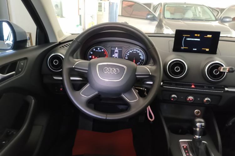 Used Audi A3 2014 Limousine 35 TFSI Automatic Advanced Model Steering Wheel