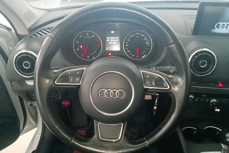 Used Audi A3 2014 Limousine 35 TFSI Automatic Comfort Model Steering Wheel