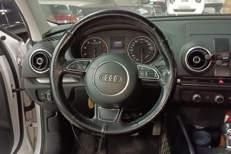 Used Audi A3 2014 Limousine 35 TFSI Automatic Fashion Model Steering Wheel