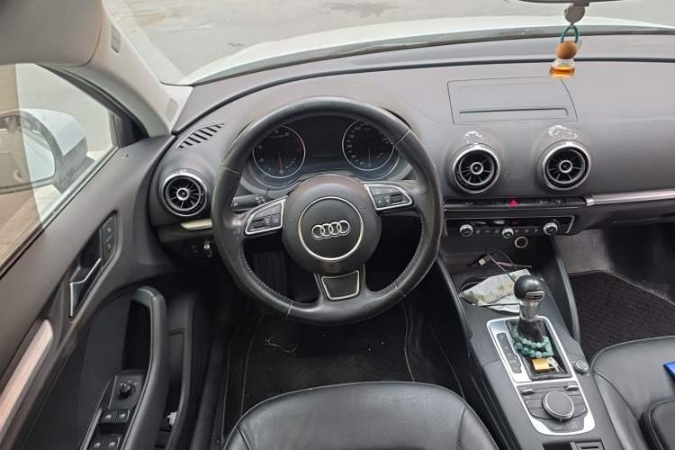 Used Audi A3 2014 Sportback 35 TFSI Automatic Comfort Model Steering Wheel