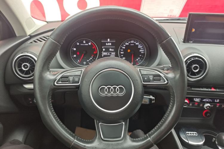 Used Audi A3 2014 Limousine 35 TFSI Automatic Comfort Model Steering Wheel