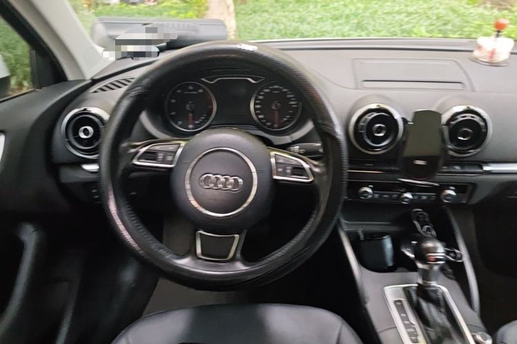 Used Audi A3 2014 Limousine 40 TFSI S line Comfort Model Steering Wheel