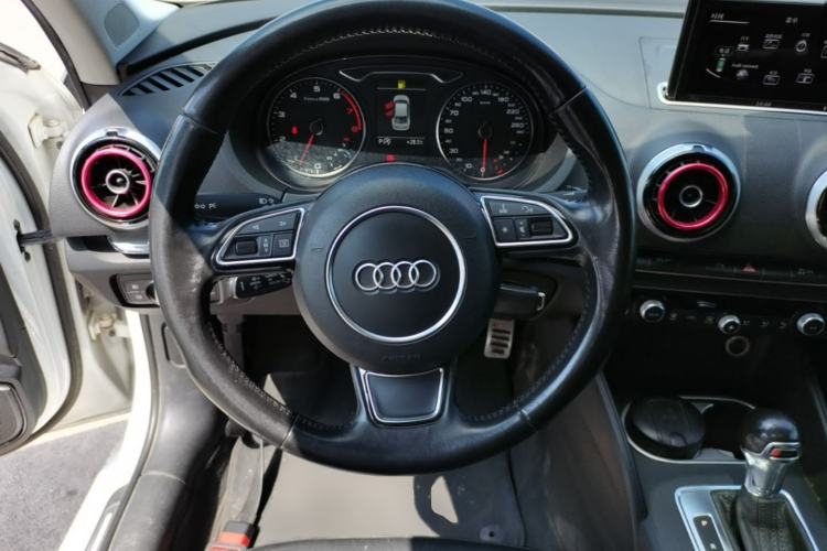 Used Audi A3 2014 Limousine 40 TFSI S line Luxury Model Steering Wheel