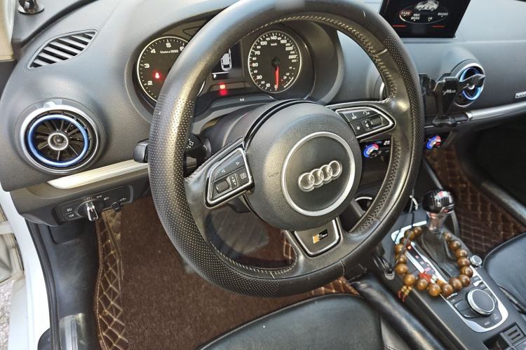 Used Audi A3 2014 Limousine 35 TFSI Automatic Comfort Model Steering Wheel