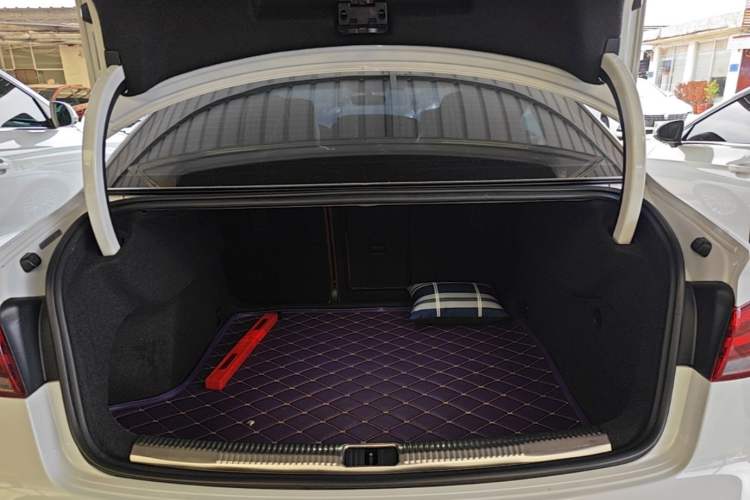 Used Audi A3 2014 Limousine 35 TFSI Automatic Advanced Model Trunk