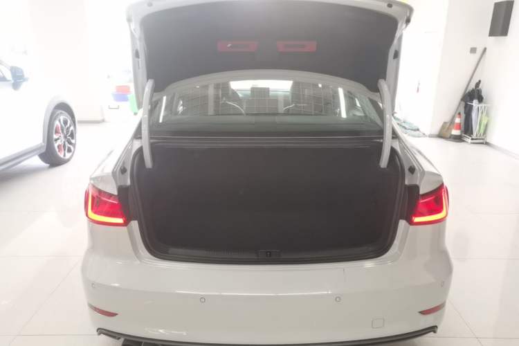 Used Audi A3 2014 Limousine 40 TFSI S line Comfort Model Trunk