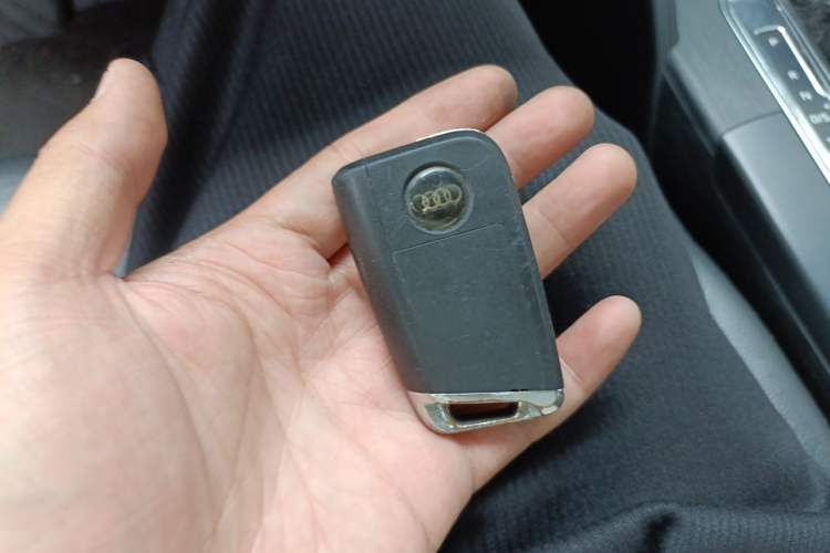 Used Audi A3 2014 Limousine 35 TFSI Automatic Comfort Model Vehicle Key