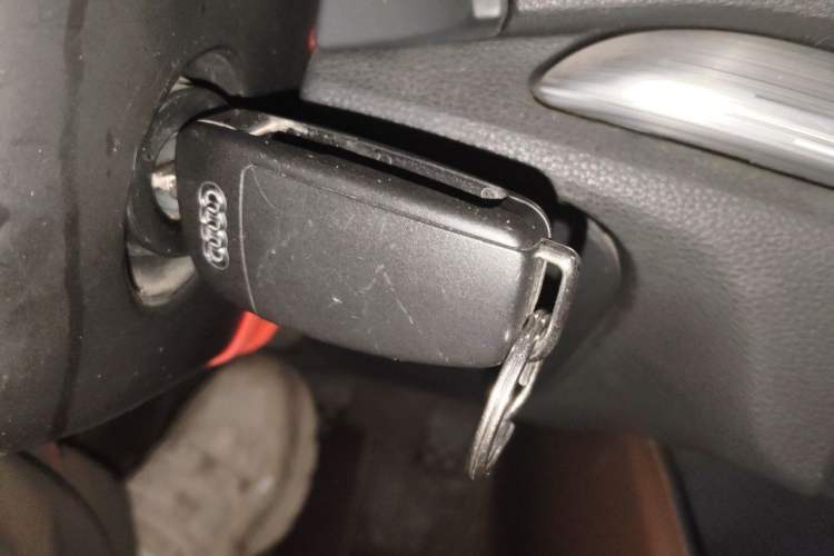 Used Audi A3 2014 Limousine 35 TFSI Automatic Comfort Model Vehicle Key