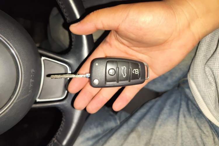 Used Audi A3 2014 Limousine 40 TFSI S line Comfort Model Vehicle Key