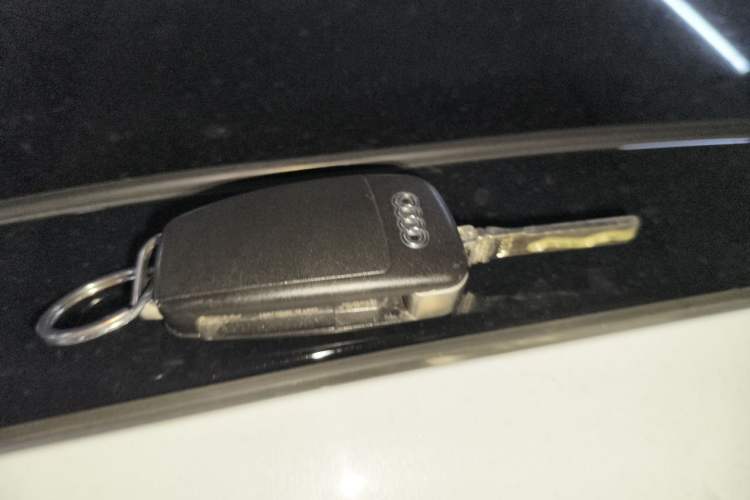 Used Audi A3 2014 Limousine 35 TFSI Automatic Comfort Model Vehicle Key