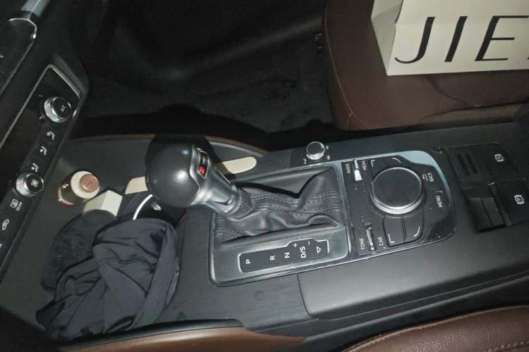 Used Audi A3 2014 Limousine 35 TFSI Automatic Comfort Model Vehicle Key