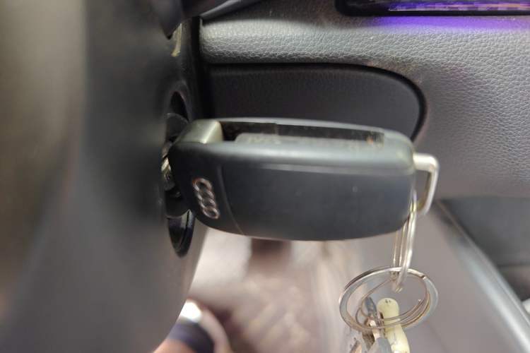Used Audi A3 2014 Limousine 35 TFSI Automatic Comfort Model Vehicle Key