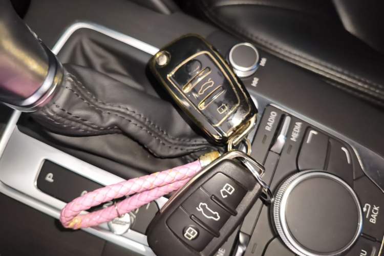 Used Audi A3 2014 Limousine 35 TFSI Automatic Advanced Model Vehicle Key