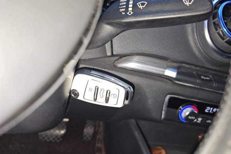 Used Audi A3 2014 Limousine 35 TFSI Automatic Comfort Model Vehicle Key