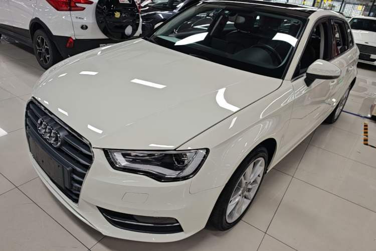 Used Audi A3 2014 Sportback 35 TFSI Automatic Comfort Model Guazi used car, China used car export, Used car for sale, Used cars, Cheapest cars for sale