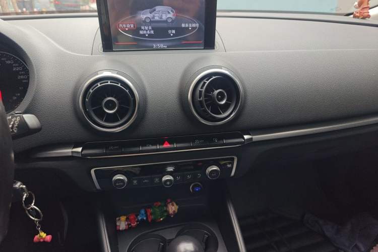 Used Audi A3 2014 Sportback 35 TFSI Automatic Comfort Model Audio And AC Panel