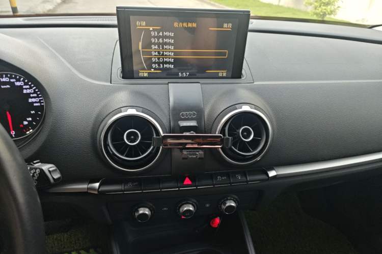 Used Audi A3 2014 Sportback 35 TFSI Automatic Ambition Edition Audio And AC Panel