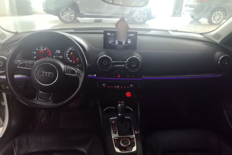 Used Audi A3 2014 Sportback 35 TFSI Automatic Comfort Model Center Console