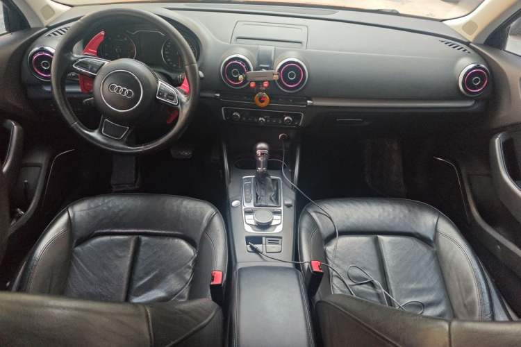 Used Audi A3 2014 Sportback 35 TFSI Automatic Luxury Model Center Console