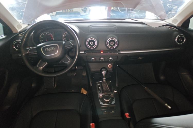 Used Audi A3 2014 Sportback 35 TFSI Automatic Ambition Edition Center Console