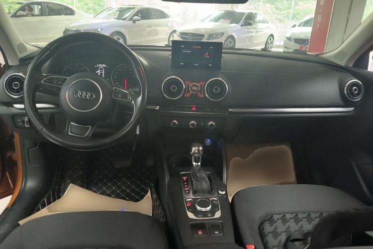 Used Audi A3 2014 Sportback 35 TFSI Automatic Style Edition Center Console