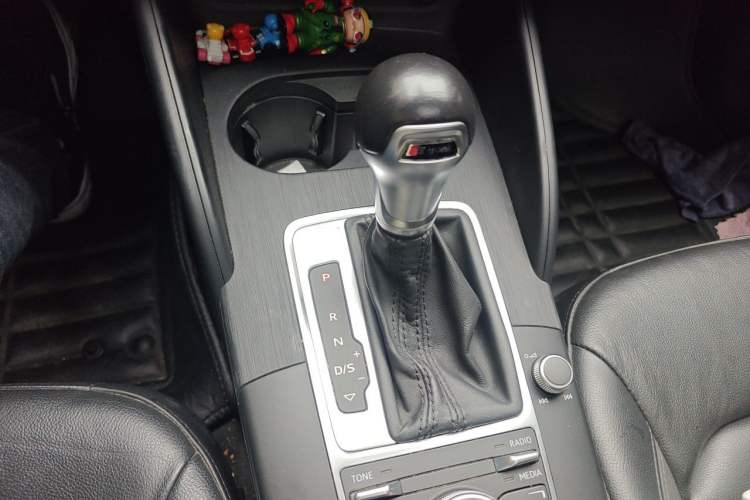 Used Audi A3 2014 Sportback 35 TFSI Automatic Comfort Model Gear Lever