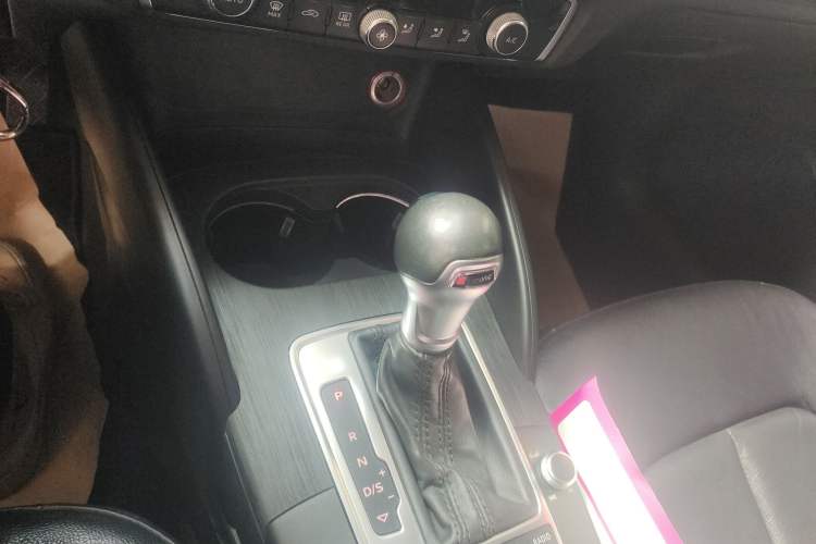 Used Audi A3 2014 Sportback 35 TFSI Automatic Comfort Model Gear Lever