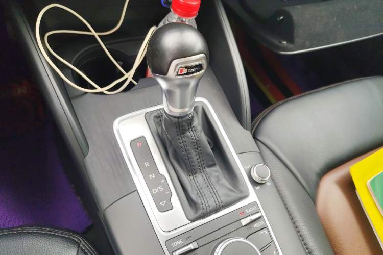 Used Audi A3 2014 Limousine 35 TFSI Automatic Fashion Model Gear Lever
