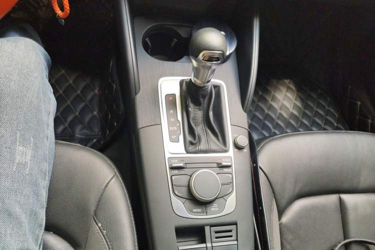 Used Audi A3 2014 Limousine 35 TFSI Automatic Comfort Model Gear Lever