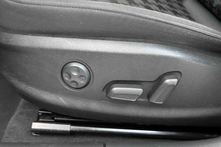 Used Audi A3 2014 Sportback 35 TFSI Automatic Style Edition Interior 8