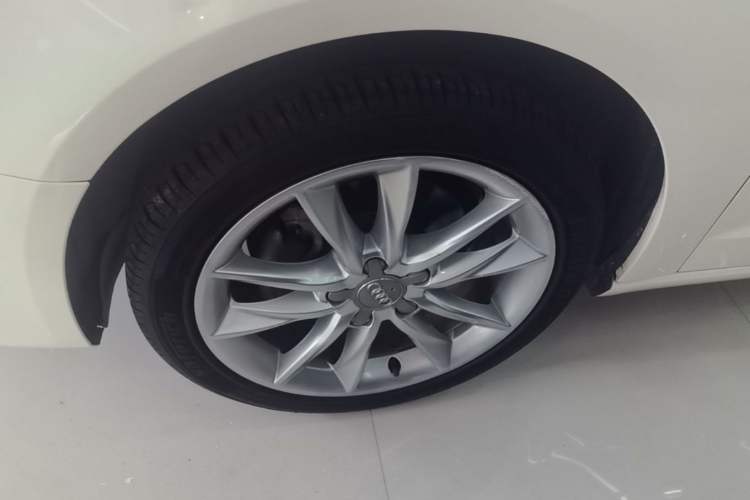 Used Audi A3 2014 Sportback 35 TFSI Automatic Comfort Model Left Front Wheel Hub