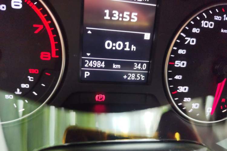 Used Audi A3 2014 Limousine 35 TFSI Automatic Comfort Model Odometer Close Up