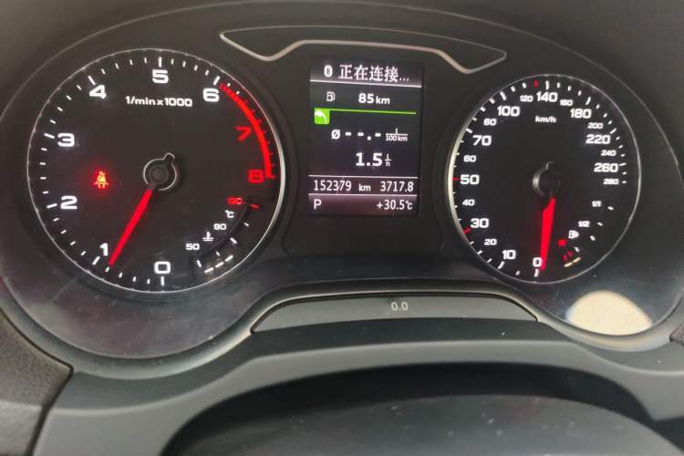 Used Audi A3 2014 Sportback 35 TFSI Automatic Luxury Model Odometer Close Up