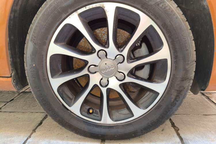 Used Audi A3 2014 Sportback 35 TFSI Automatic Style Edition Right Front Wheel Hub