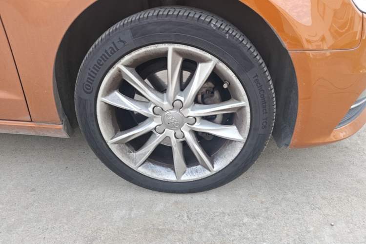 Used Audi A3 2014 Sportback 35 TFSI Automatic Ambition Edition Right Front Wheel Hub