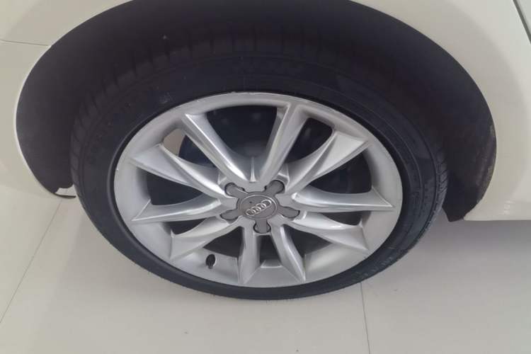 Used Audi A3 2014 Sportback 35 TFSI Automatic Comfort Model Right Rear Wheel Hub