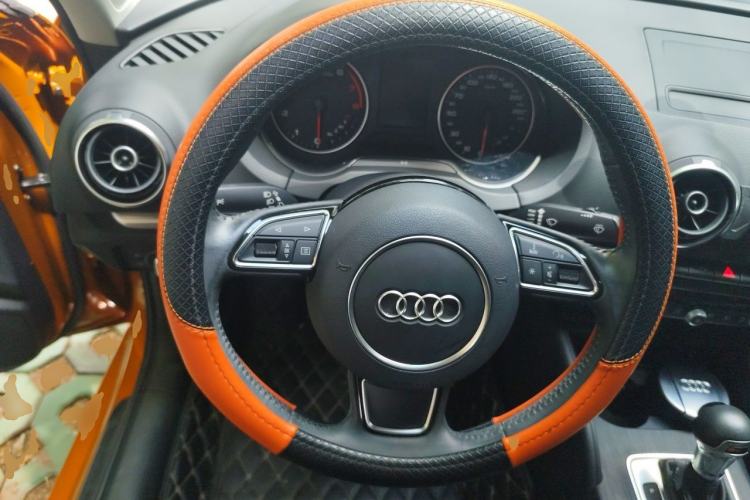 Used Audi A3 2014 Limousine 35 TFSI Automatic Comfort Model Steering Wheel