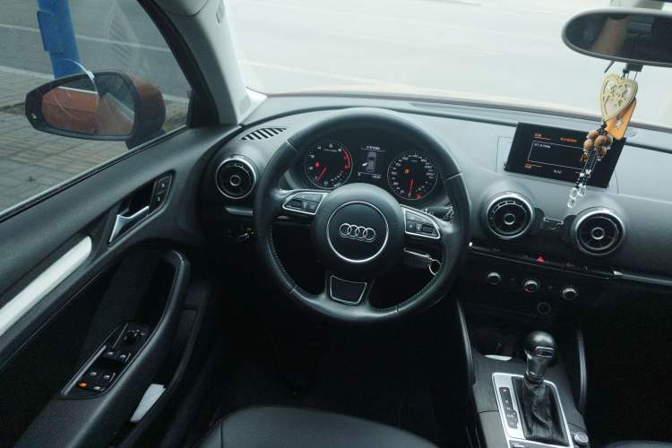 Used Audi A3 2014 Sportback 35 TFSI Automatic Style Edition Steering Wheel