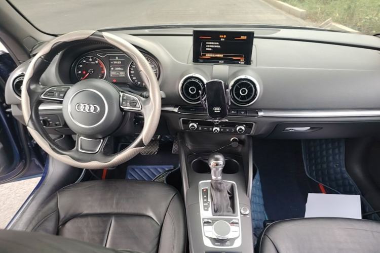Used Audi A3 2015 Cabriolet 40 TFSI Center Console