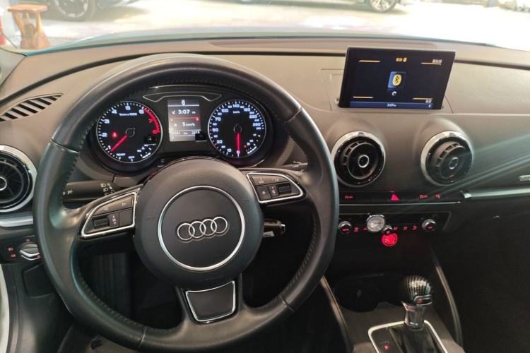 Used Audi A3 2015 Cabriolet 40 TFSI Center Console