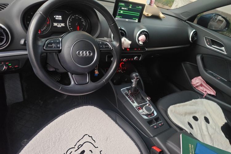 Used Audi A3 2015 Cabriolet 40 TFSI Center Console