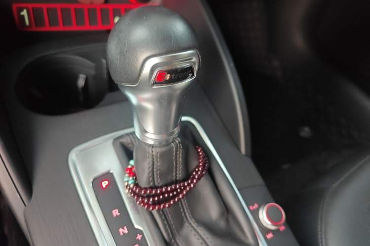 Used Audi A3 2015 Cabriolet 40 TFSI Gear Lever